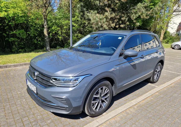 samochody osobowe Volkswagen Tiguan cena 110000 przebieg: 20800, rok produkcji 2020 z Wronki